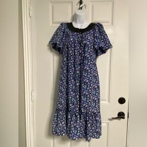 D5- NATURALLY PETITE Blue Floral Hawaiian MUUMUU Dress